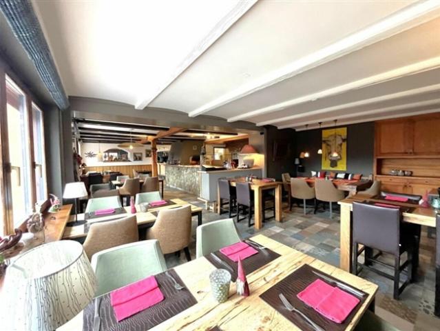 Restaurant 390 m2 in Mollens VS