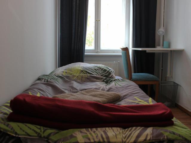 Restful single bedroom near the Tempelhofer Feld recreational park
