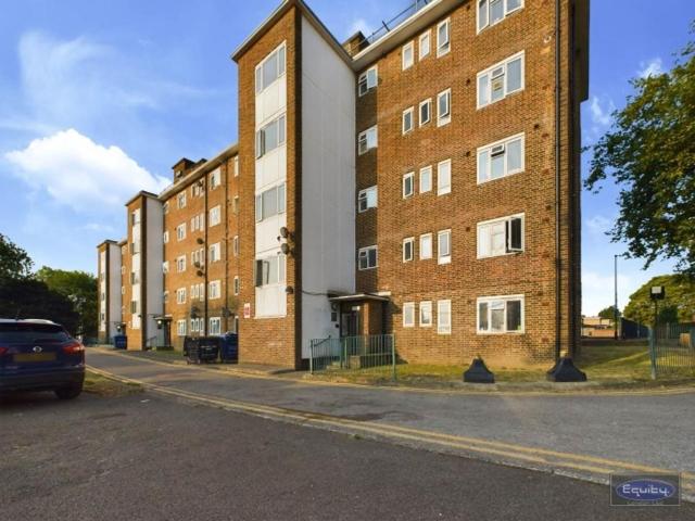 Restons Crescent, Thanington Court. 3 bed flat to rent £1,800 pcm £415 pw