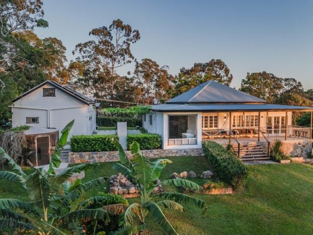 Restored Queenslander Charm Spectacular Views & Dual Living Potential