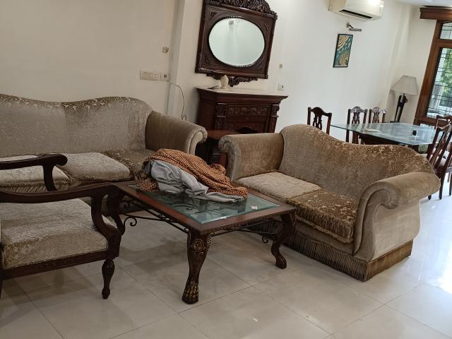 Resale | 3.5 BHK 500 Sq.Yd. Independent House in Mishra Property