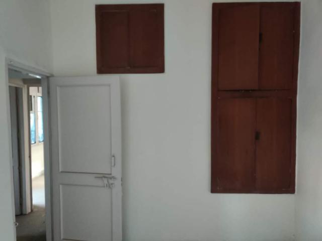 Resale | 3.5 BHK 1150 Sq.Ft. Apartment in Mayur Vihar 1