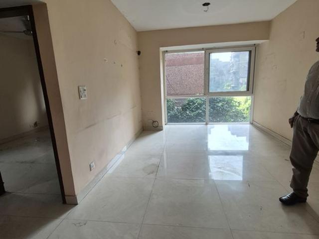 Resale | 3.5 BHK 1250 Sq.Ft. Apartment in Mayur Vihar