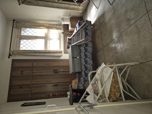 Resale | 3.5 BHK 1250 Sq.Ft. Apartment in Mayur Vihar