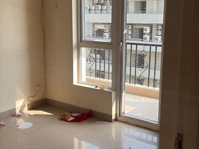 Resale | 3.5 BHK + 1395 Sq.Ft. Apartment in Emaar Emerald Estate