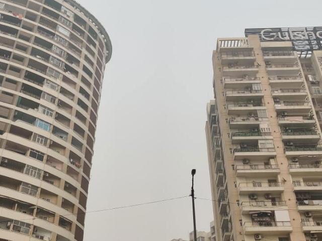 Resale | 3.5 BHK + 1471 Sq.Ft. Apartment in Gulshan Vivante