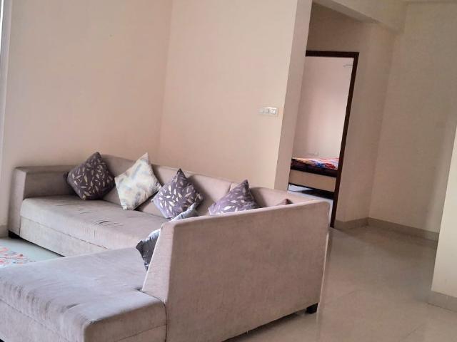 Resale | 3.5 BHK 1500 Sq.Ft. Apartment in Amanora Gold Towers