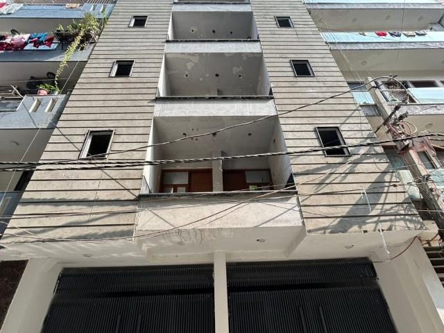 Resale | 3.5 BHK 150 Sq.Yd. Independent House in Palm Residency Chhatarpur
