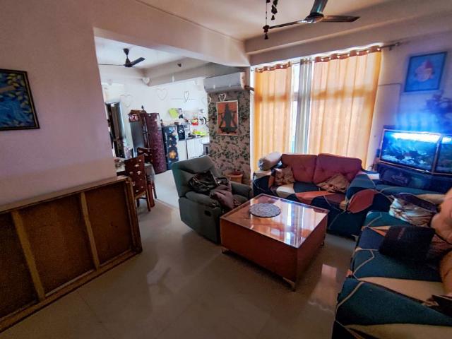 Resale | 3.5 BHK + 1550 Sq.Ft. Apartment in Amrapali Zodiac