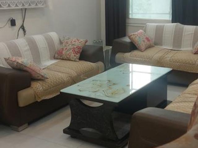 Resale | 3.5 BHK + 1550 Sq.Ft. Apartment in Patparganj