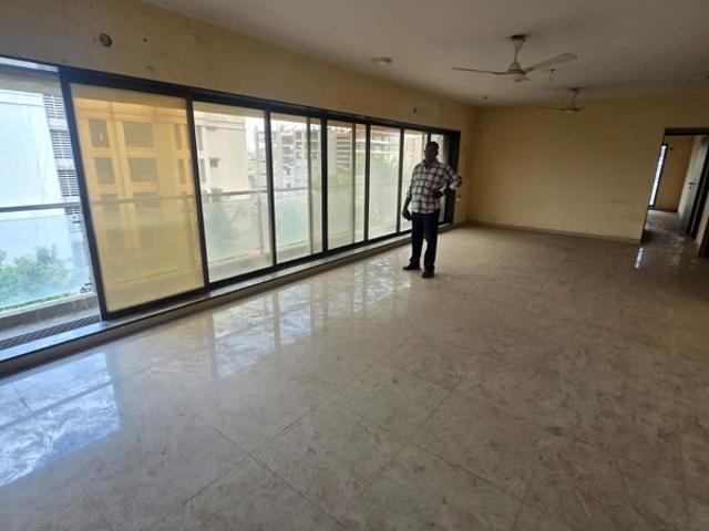 Resale | 3.5 BHK 1580 Sq.Ft. Apartment in Manokamana Apartment