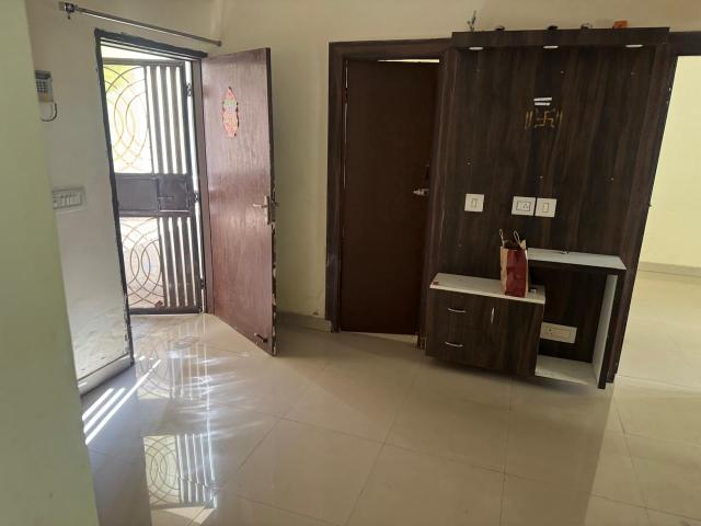 Resale | 3.5 BHK 1590 Sq.Ft. Apartment in Gulmohur Garden