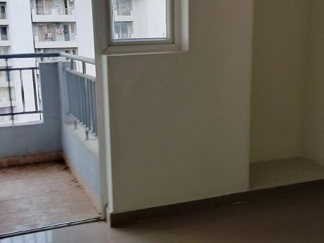Resale | 3.5 BHK + 1628 Sq.Ft. Apartment in Sare Crescent Parc