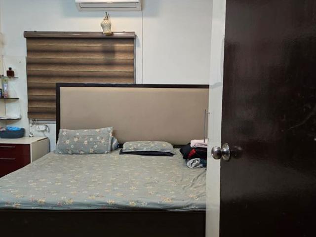 Resale | 3.5 BHK + 1645 Sq.Ft. Apartment in Orris Carnation Residency