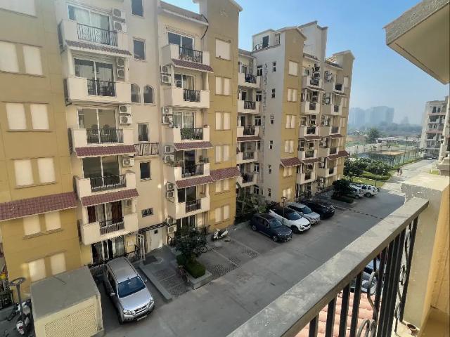 Resale | 3.5 BHK + 1648 Sq.Ft. Apartment in Emaar Emerald Floors Premier