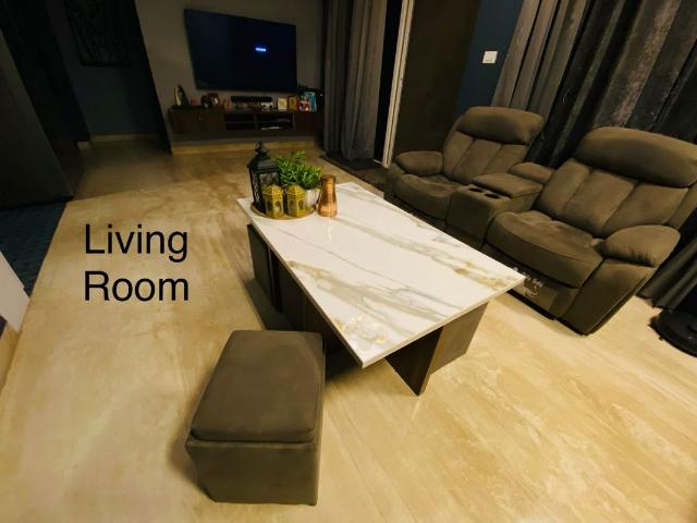 Resale | 3.5 BHK + 1700 Sq.Ft. Apartment in Goel Ganga Acropolis
