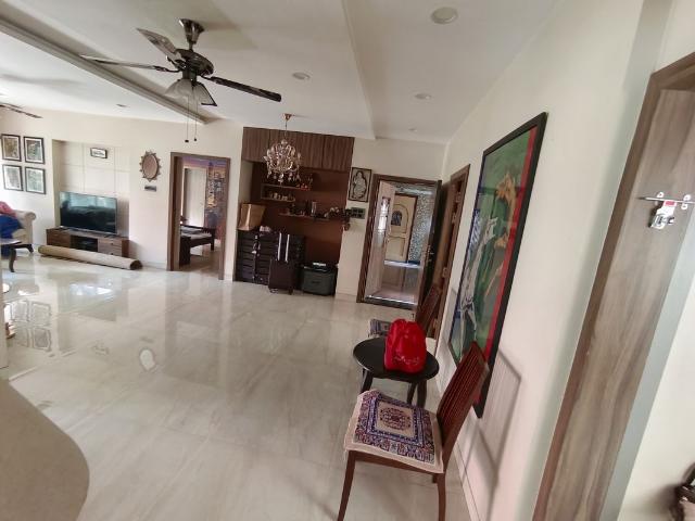 Resale | 3.5 BHK + 1700 Sq.Ft. Apartment in Mahindra Lifespaces Le Mirage