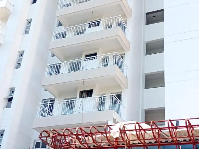 Resale | 3.5 BHK 1720 Sq.Ft. Apartment in KLJ Greens