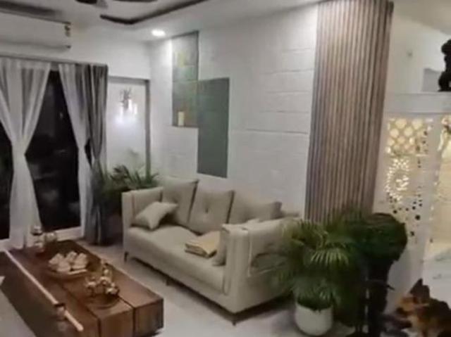Resale | 3.5 BHK + 1800 Sq.Ft. Apartment in Rishita Manhattan