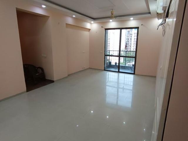 Resale | 3.5 BHK + 1835 Sq.Ft. Apartment in RPS Savana