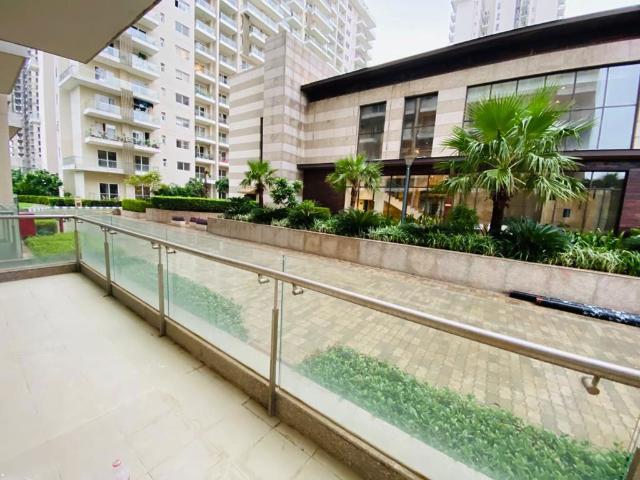 Resale | 3.5 BHK + 1830 Sq.Ft. Apartment in Paras Irene