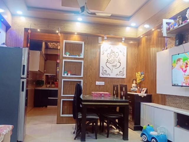 Resale | 3.5 BHK 1850 Sq.Ft. Apartment in VVIP Addresses