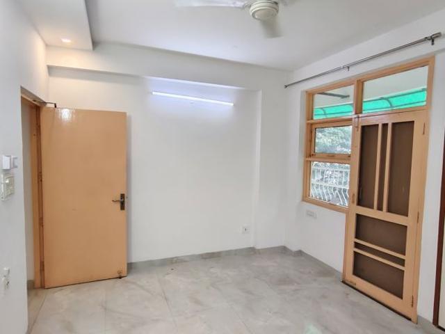Resale | 3.5 BHK + 1850 Sq.Ft. Apartment in Sector 7 Dwarka
