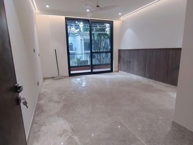 Resale | 3.5 BHK + 1868 Sq.Ft. Apartment in Ireo The Corridors