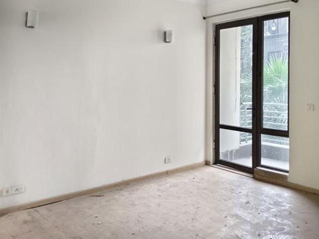 Resale | 3.5 BHK + 1874 Sq.Ft. Apartment in Unitech Fresco