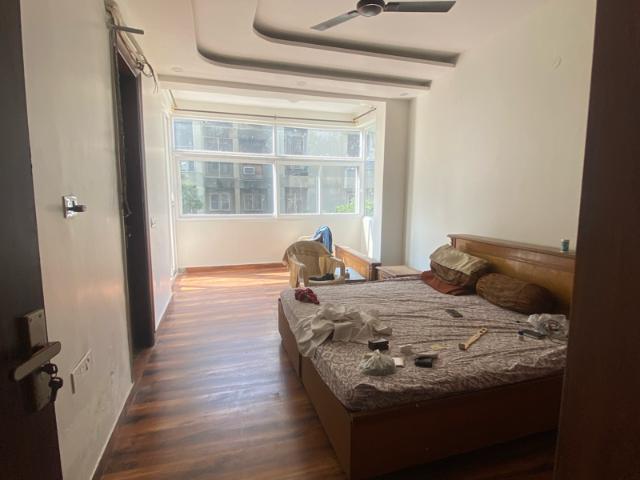 Resale | 3.5 BHK 1900 Sq.Ft. Apartment in Sector 46