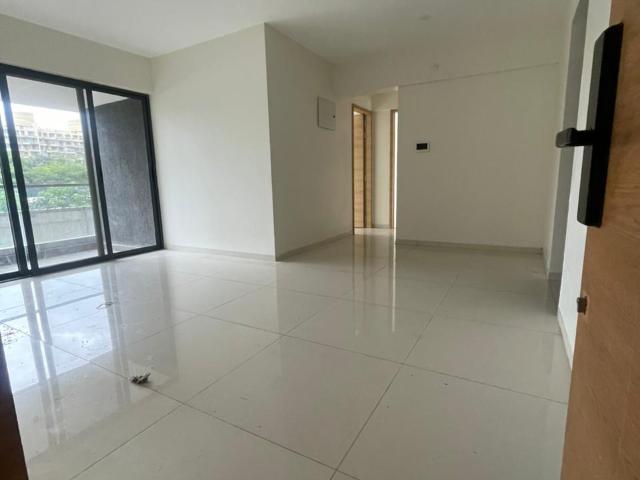 Resale | 3.5 BHK 1910 Sq.Ft. Apartment in Kalpataru Jade Residences