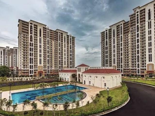 Resale | 3.5 BHK + 1930 Sq.Ft. Apartment in DLF New Town Heights Town Houses