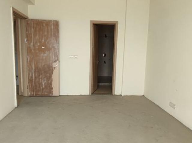 Resale | 3.5 BHK + 1940 Sq.Ft. Apartment in DLF Express Greens