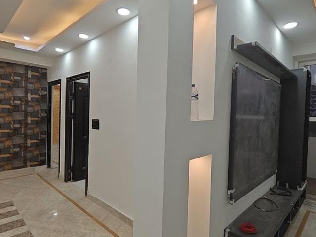 Resale | 3.5 BHK 1950 Sq.Ft. Apartment in Shriram Residency