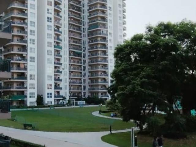 Resale | 3.5 BHK + 1975 Sq.Ft. Apartment in Spaze Privy