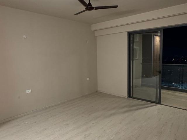 Resale | 3.5 BHK 2048 Sq.Ft. Apartment in M3M 65 Avenue