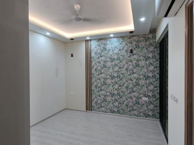 Resale | 3.5 BHK 2040 Sq.Ft. Apartment in M3M Heights