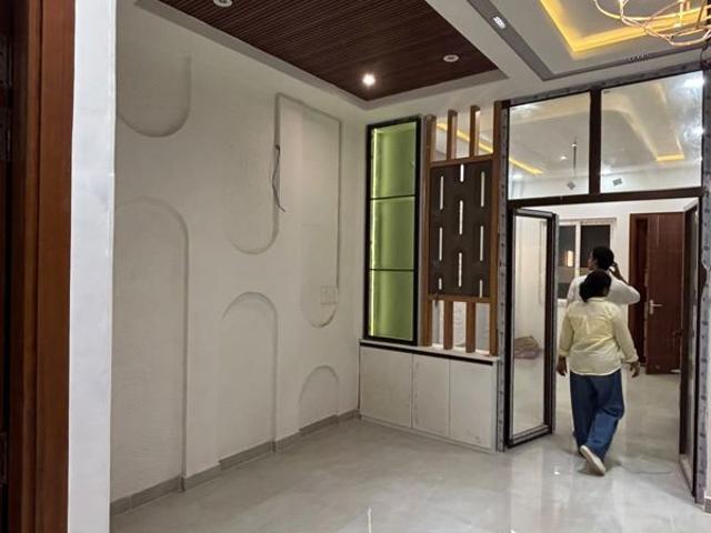 Resale | 3.5 BHK + 2060 Sq.Ft. Villa in Manas Town