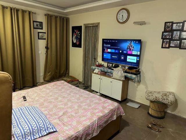 Resale | 3.5 BHK + 2061 Sq.Ft. Apartment in Orchid Petals