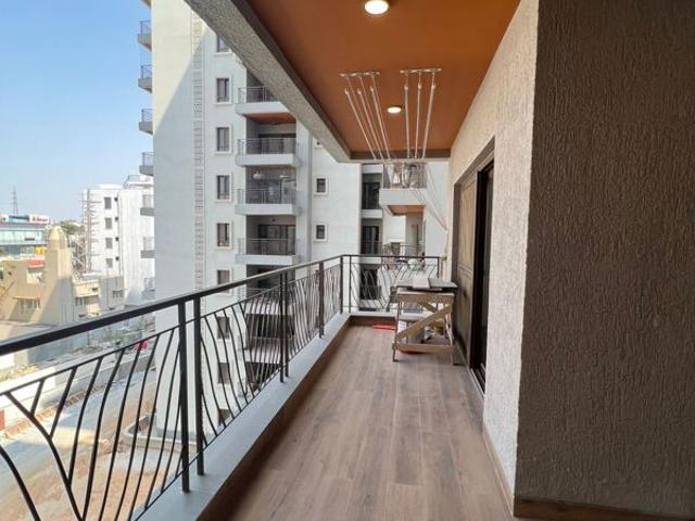 Resale | 3.5 BHK 2085 Sq.Ft. Apartment in Centreo