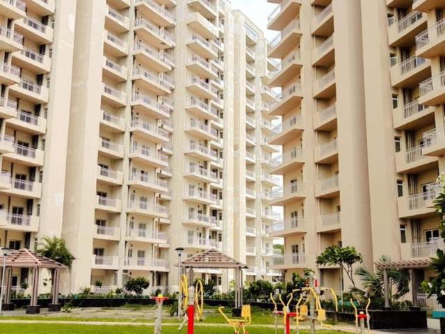 Resale | 3.5 BHK 2100 Sq.Ft. Apartment in New Palam Vihar Phase 3