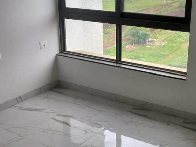 Resale | 3.5 BHK 2100 Sq.Ft. Apartment in Supreme Amadore