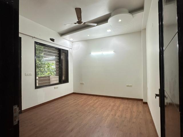Resale | 3.5 BHK 2115 Sq.Ft. Apartment in BPTP The Resort