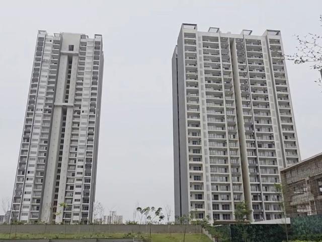 Resale | 3.5 BHK 2129 Sq.Ft. Apartment in Godrej Air Sector 85