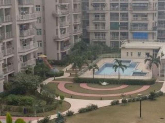 Resale | 3.5 BHK + 2175 Sq.Ft. Apartment in Mahagun Maestro