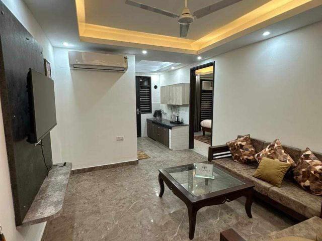 Resale | 3.5 BHK 2200 Sq.Ft. Apartment in Golden Cascade