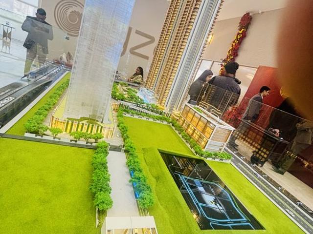 Resale | 3.5 BHK + 2200 Sq.Ft. Apartment in Origen The Oryza