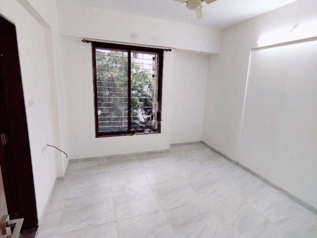 Resale | 3.5 BHK 2275 Sq.Ft. Apartment in Yash Twin Tower