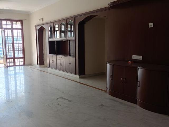 Resale | 3.5 BHK + 2300 Sq.Ft. Apartment in SMR Vinay Acropolis