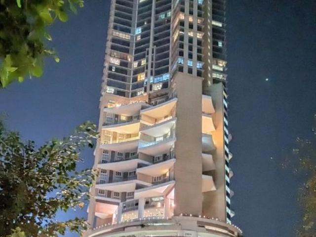 Resale | 3.5 BHK 2400 Sq.Ft. Apartment in Indiabulls Sky Forest